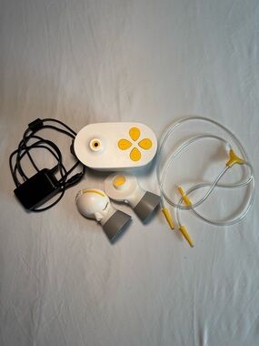 Medela Pump in Style Electric Breast Pump with accessories